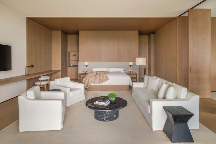 Room 12 of 48