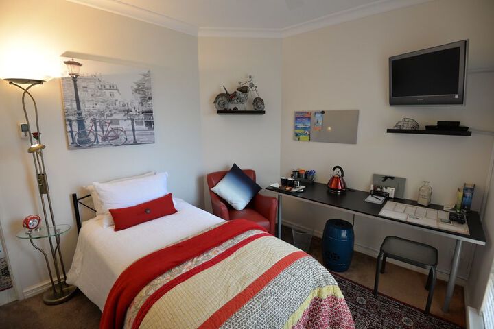 Room 14 of 36