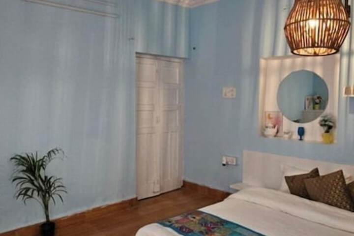 Room 43 of 63