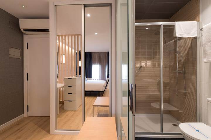 Room 28 of 51