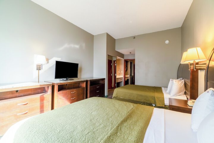 1 King Bed Suite (23 of 33)