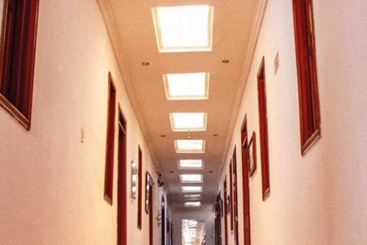 Ballroom/Hall 8 of 8