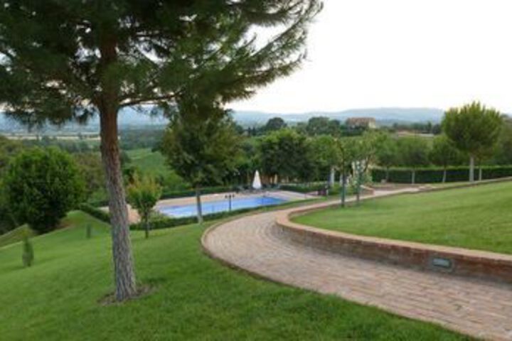 Pool 21 of 27