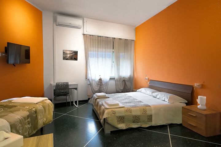 Room 12 of 32