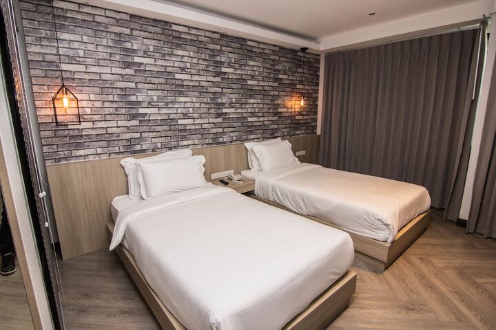 Room 21 of 48