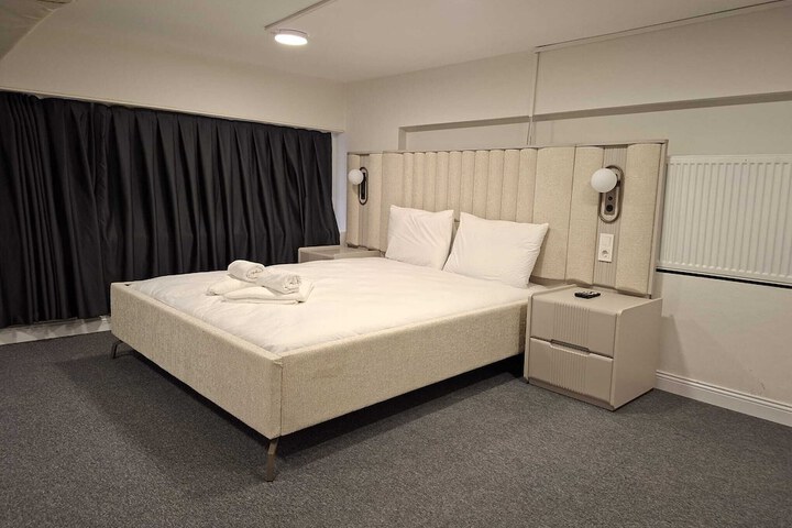 Room 8 of 21