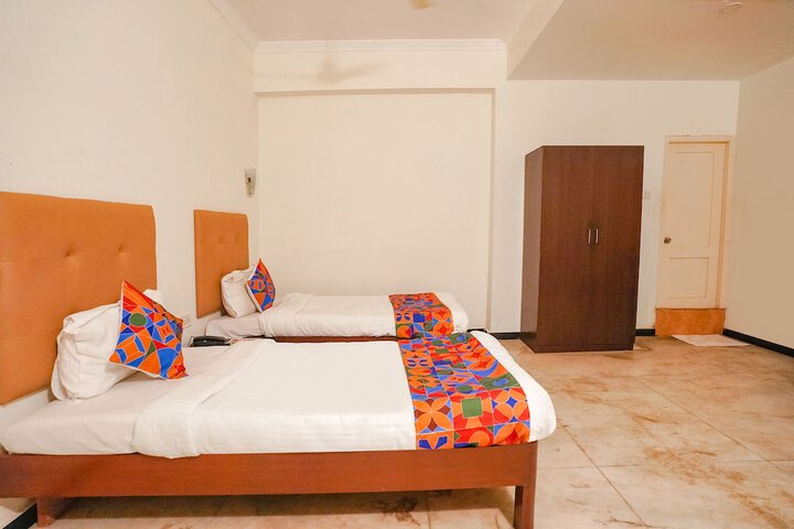 Room 17 of 27