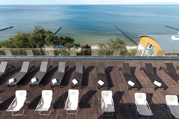 Sundeck 49 of 51