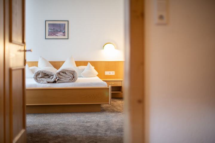 Room 14 of 37