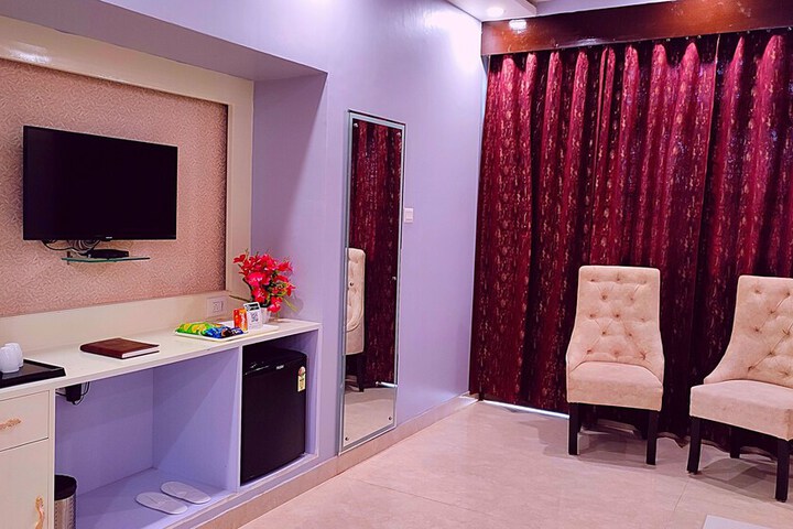 Room 12 of 49