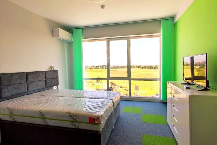 Room 9 of 30