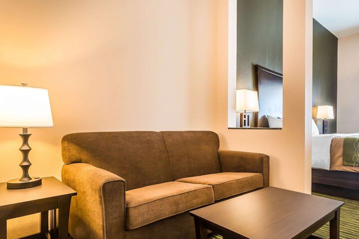 2 Queen Beds Accessible (7 of 16)