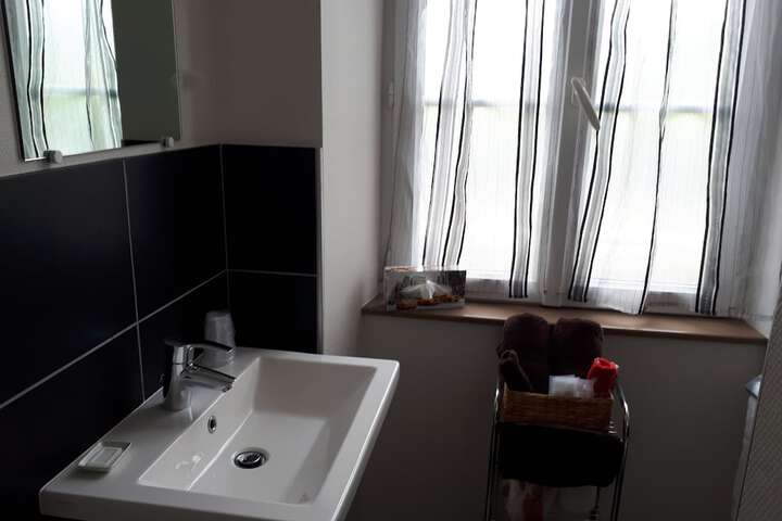 Room 32 of 58