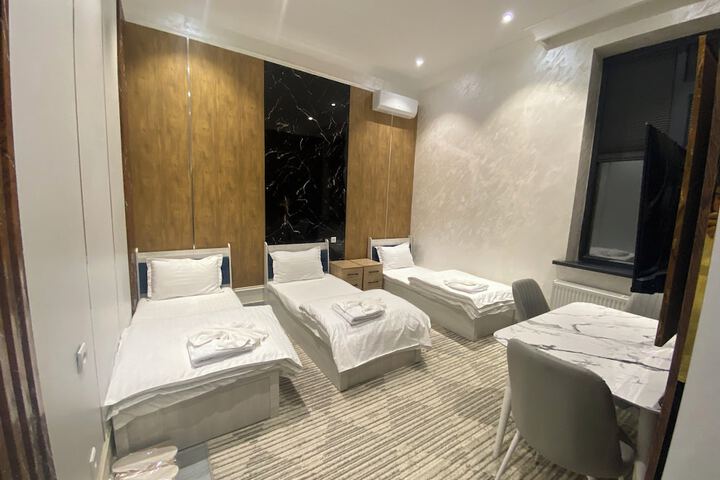 Room 5 of 17