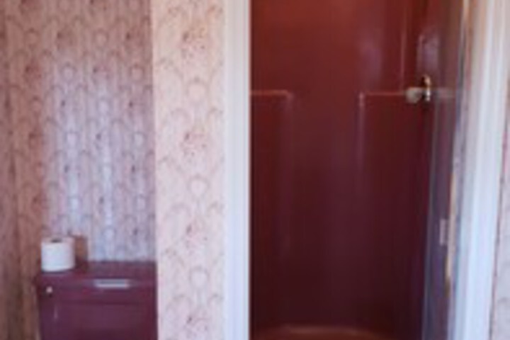 Room 4 of 32