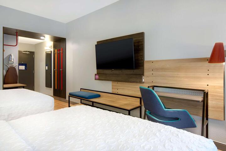 2 Queen Beds with Walk in Shower (1 of 13)