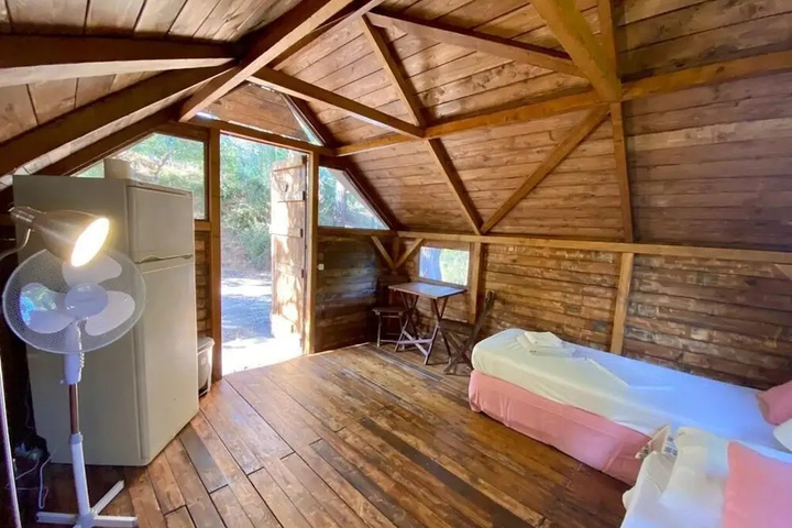 Room 2 of 21