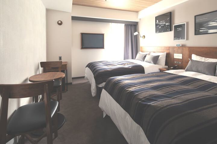 Room 8 of 52