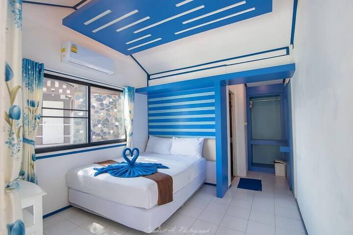 Room 29 of 77