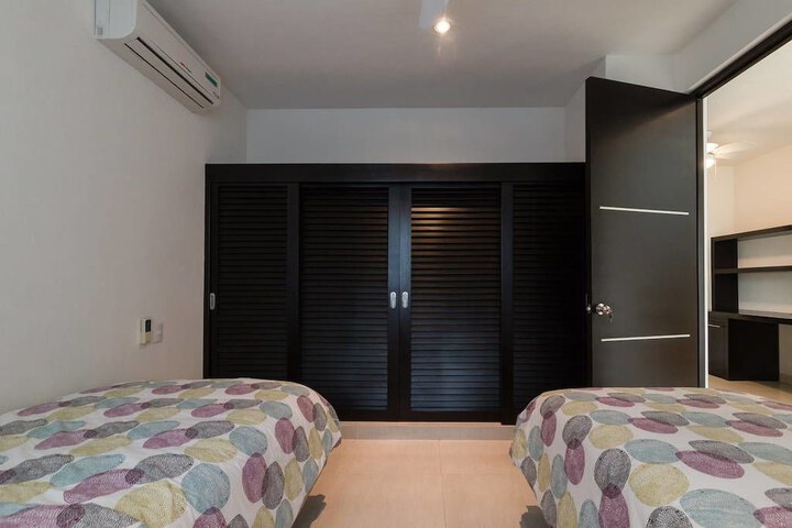 Room 7 of 34