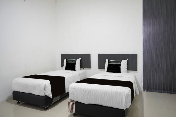 Room 10 of 19
