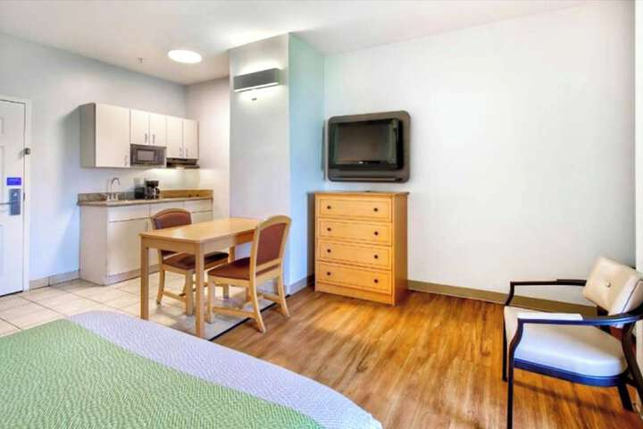 Room 10 of 26