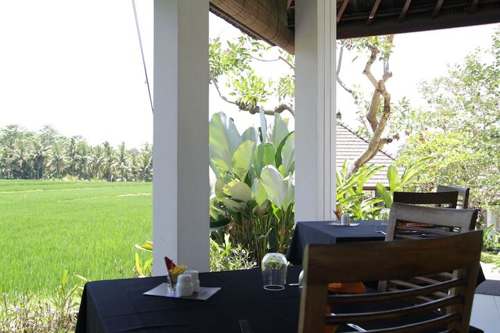 Dining 70 of 113