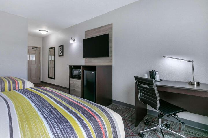 2 Queen Beds (3 of 16)