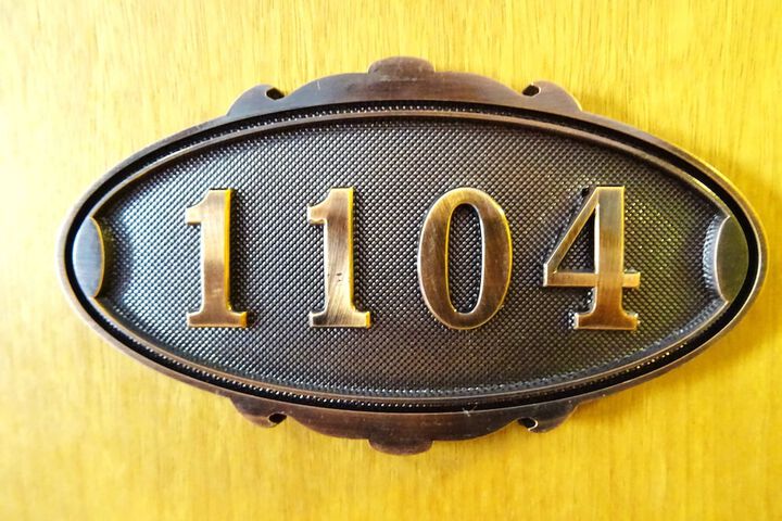 Room 72 of 442