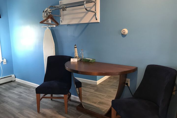 Room 27 of 104