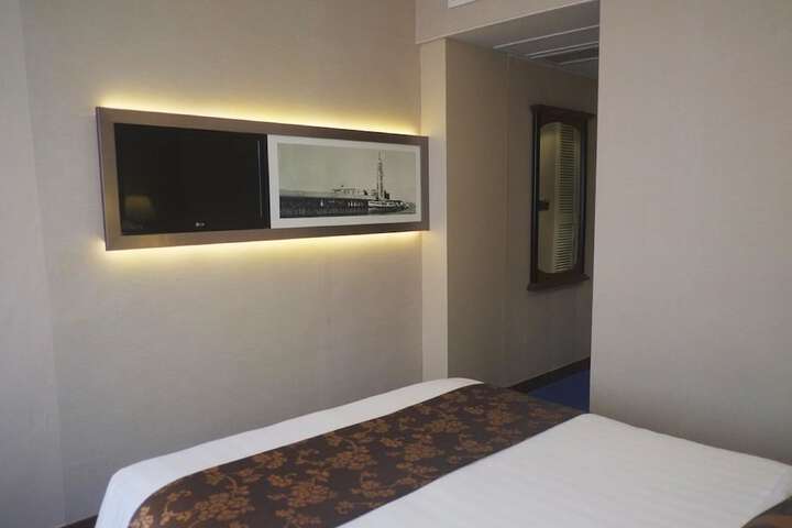 Room 12 of 60