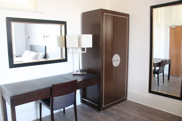 Room 18 of 78