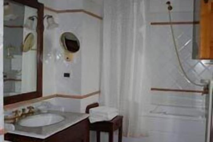 Bathroom Interior Photo
