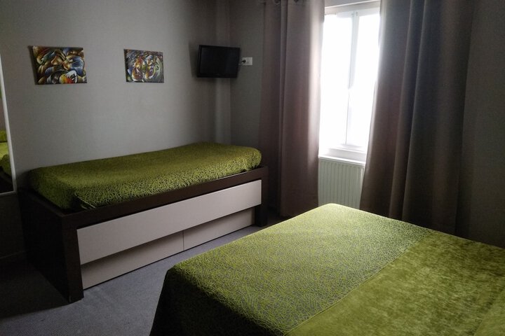 Room 9 of 49