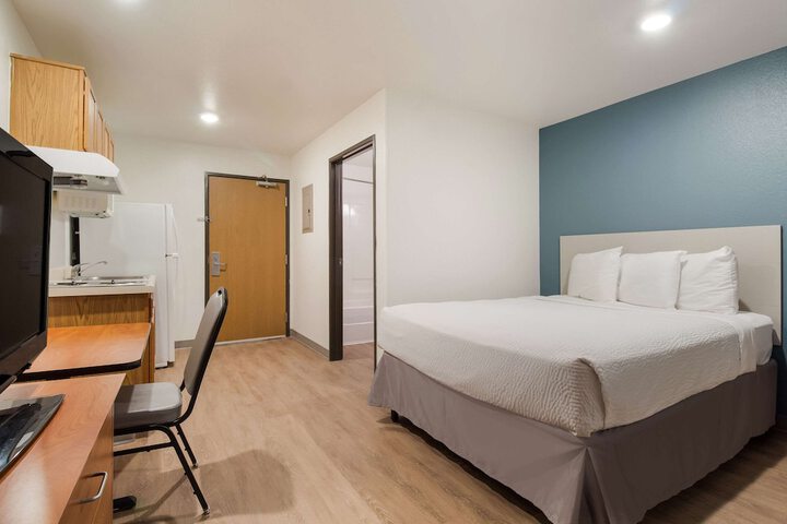 Room 9 of 28