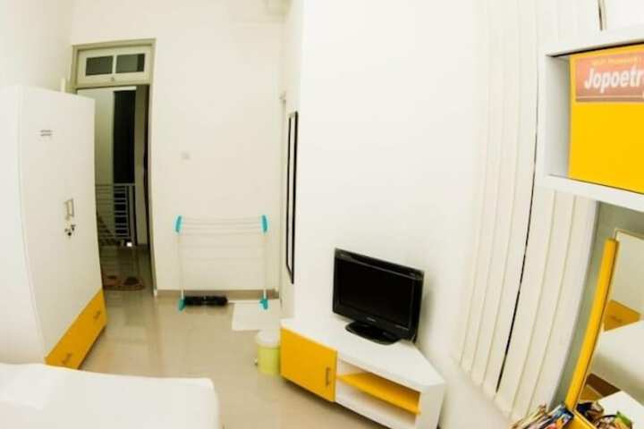 Room 9 of 44
