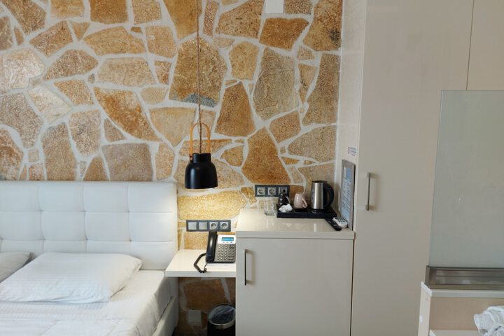Room 26 of 106