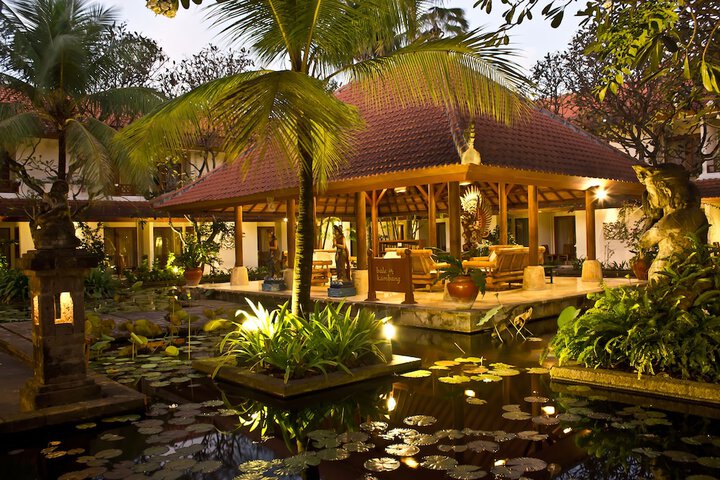 Hotel Exterior 58 of 60