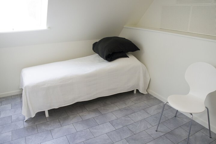 Room 11 of 40