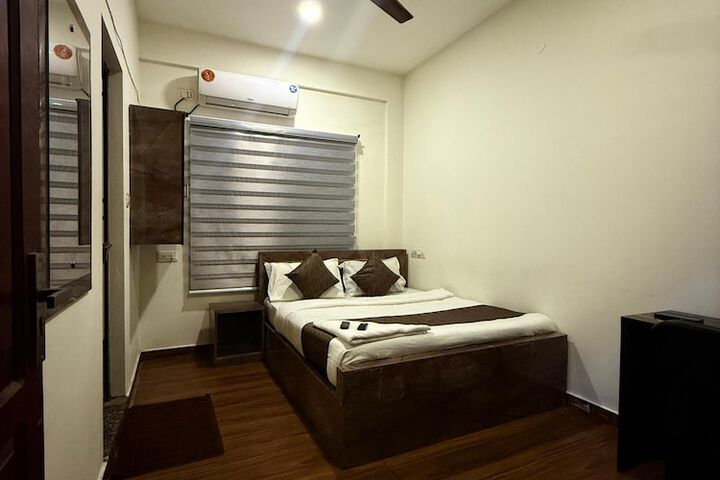 Room 5 of 19