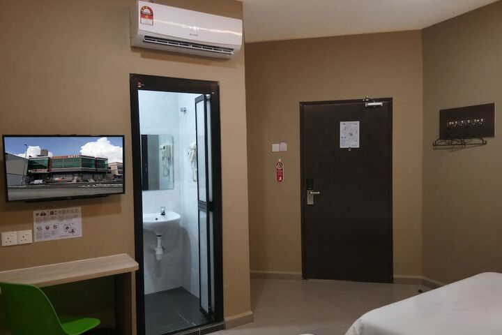 Room 29 of 65