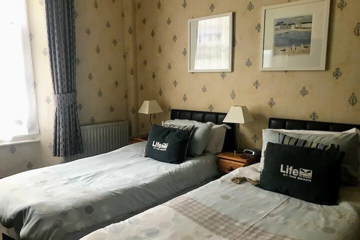 Room 17 of 98