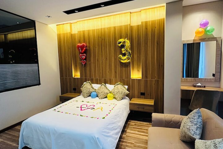 Room 12 of 147