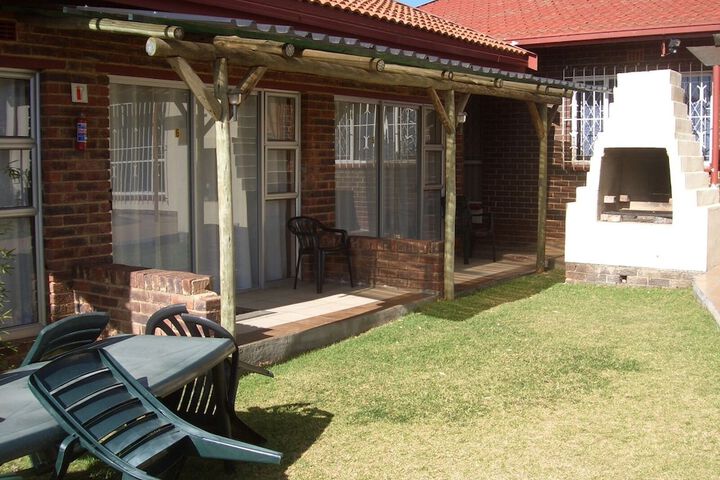 Terrace/Patio 9 of 32