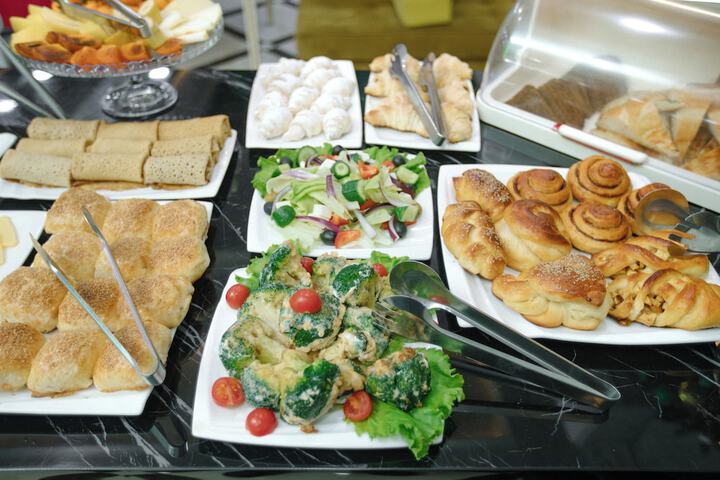Dining 42 of 63
