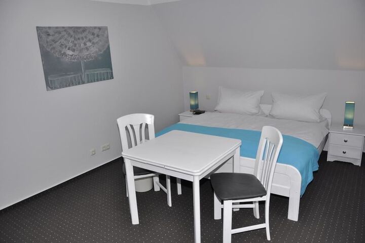 Room 3 of 30
