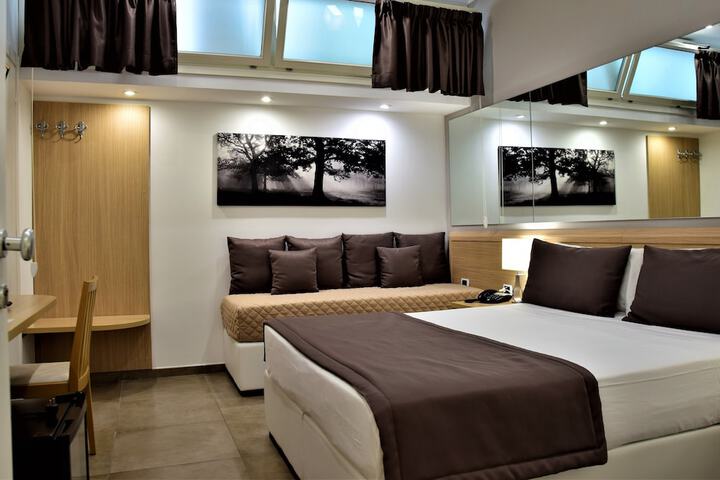 Room 14 of 30