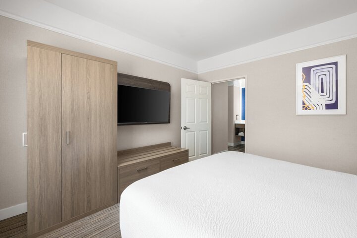Room 22 of 68