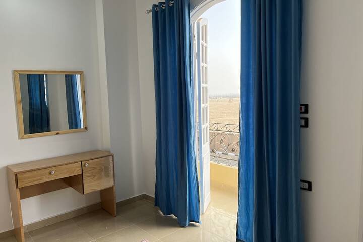 Room 12 of 100