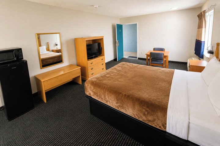 Room 11 of 18
